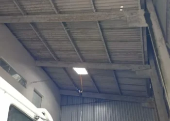 Trabalhador morre após cair de cerca de 9 metros enquanto realizava serviço em telhado em Benedito Novo