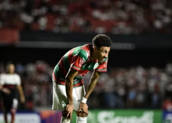 Lembra dele? Meia com passagem apagada pela Lusa acerta com o São Bento