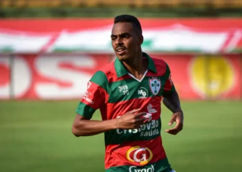 Volante revelado pela Lusa acerta com o Vitória