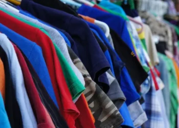 Mercado de aluguer de roupas online pode atingir 2,42 mil milhões de euros até 2032