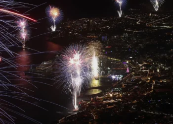 Madeira mantém fogo de artifício na passagem de ano