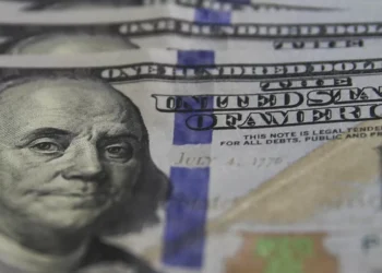 Dólar cai para R$ 5,40 com reunião do Copom e mercado externo