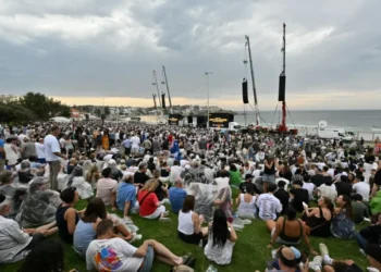 Austrália presta homenagens às 15 vítimas do massacre em Bondi Beach