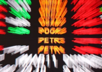 Bolsa supera os 162 mil pontos com dados de desaceleração da economia