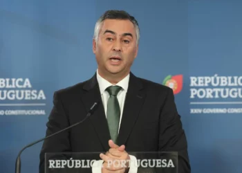 Ministro anuncia que vai ser exigida apenas uma prova de ingresso no ensino superior