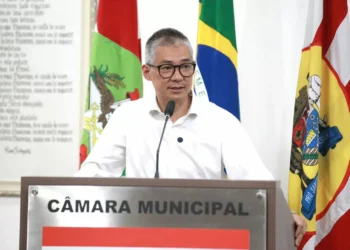 Ação popular do vereador Mário Kato pede suspensão de pesquisa contratada pela Prefeitura de Blumenau