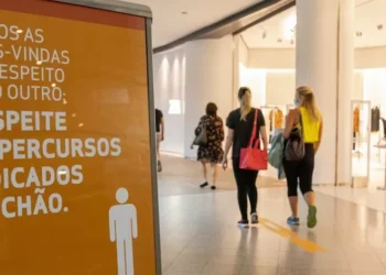 Homem destrói televisões e computadores à martelada no NorteShopping