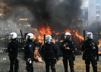 Agricultores bloqueiam ruas em Bruxelas contra acordo UE-Mercosul