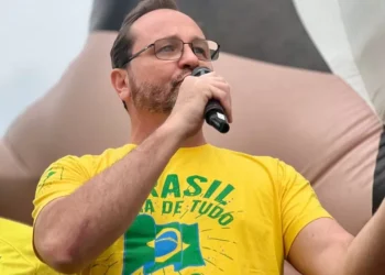 Flávio Buzzi assume presidência do PL em Timbó e reforça alinhamento com o governo estadual