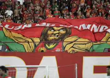 Organizada da Lusa denuncia possível esquema de cartões clonados em jogo no Canindé