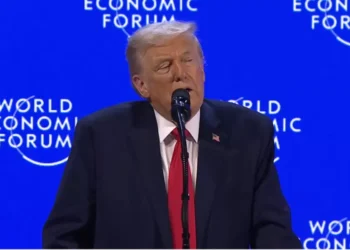 Trump anuncia que mandou reabrir o espaço aéreo da Venezuela