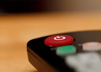 SIC afirma que soube da não renovação com Polígrafo pouco antes do anúncio de compra