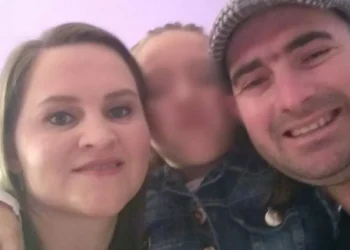 Homem mata companheira e filha dentro de casa em SC e morre em confronto com a PM