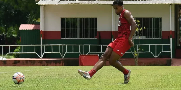 Lusa integra zagueiro que jogou a Copinha aos treinos antes de duelo com o Primavera