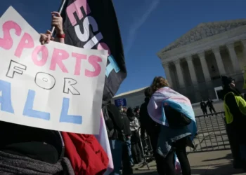 Suprema Corte dos EUA debate veto a atletas trans em esportes femininos