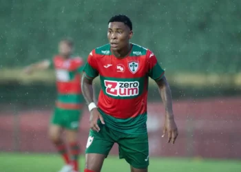 Caio Roque valoriza semana cheia de treinos antes do duelo com o Mirassol