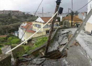 “Não é surpresa para ninguém”: Casas notificadas para demolição na Azinhaga dos Formozinhos têm problemas estruturais