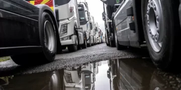 Camiões isentos de portagens na CREP a partir de 4.ª feira