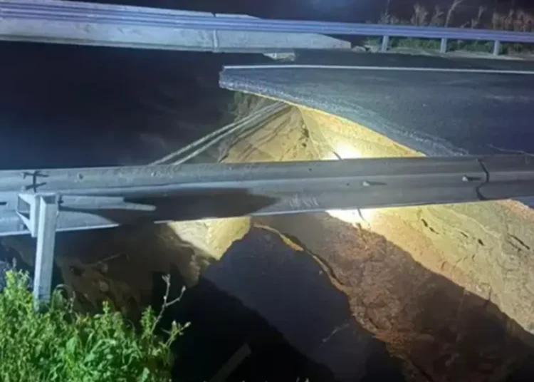 Troço da A1 ruiu na zona de Coimbra após ruptura de dique