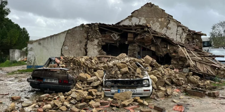 “24 horas de calamidade” em Arruda dos Vinhos. 20 desalojados e estradas viradas do avesso