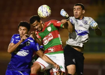 Lusa tenta ampliar vantagem contra clubes do Piauí em duelo inédito com o Altos