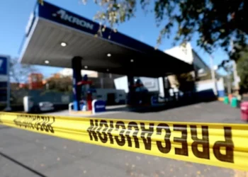 Morte de ‘El Mencho’, líder de cartel, gera onda de violência no México com bloqueios, incêndios e ataques