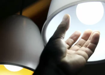 Contas de luz seguem com bandeira tarifária verde em março