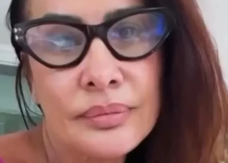 Scheila Carvalho rebate críticas sobre mãe trabalhar aos 84 anos: “É sobre propósito, autonomia e alegria de viver”